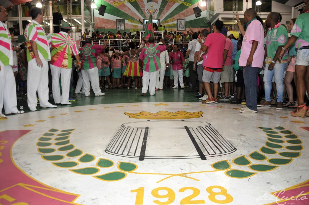 Mang feij141213 124 Quadra emblema apresentação